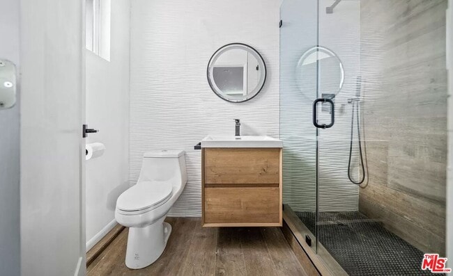 Building Photo - 22616 Oxnard St