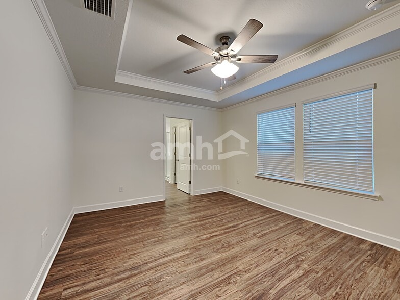 Building Photo - 1100 Tan Tara Trl
