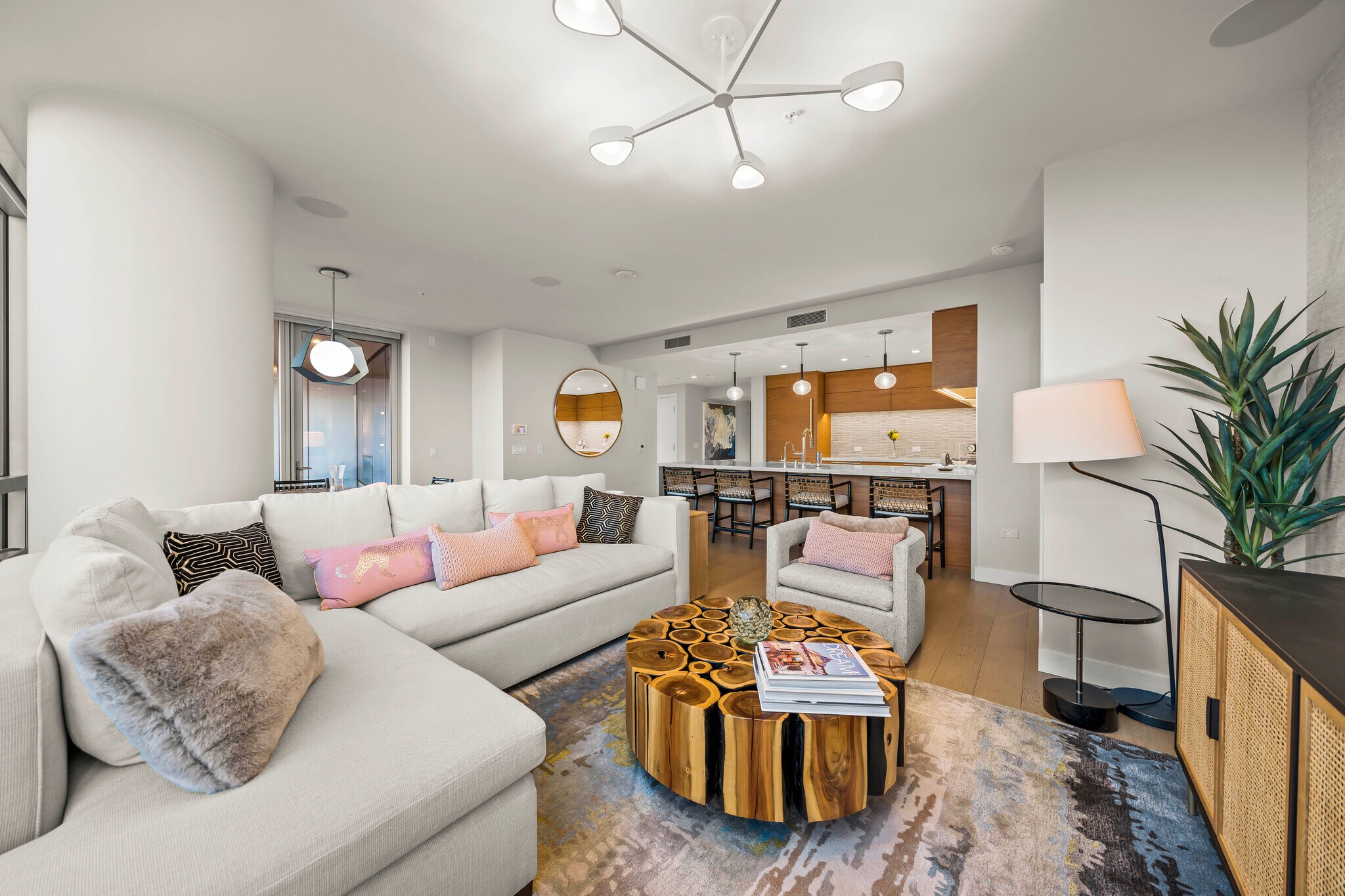 Building Photo - 888 W E St