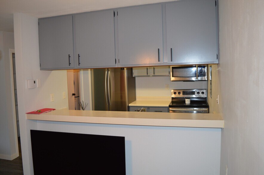 Building Photo - 5333 Brody Dr