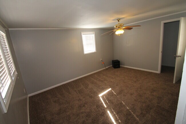 Building Photo - No longer accepting Applications after 10/...