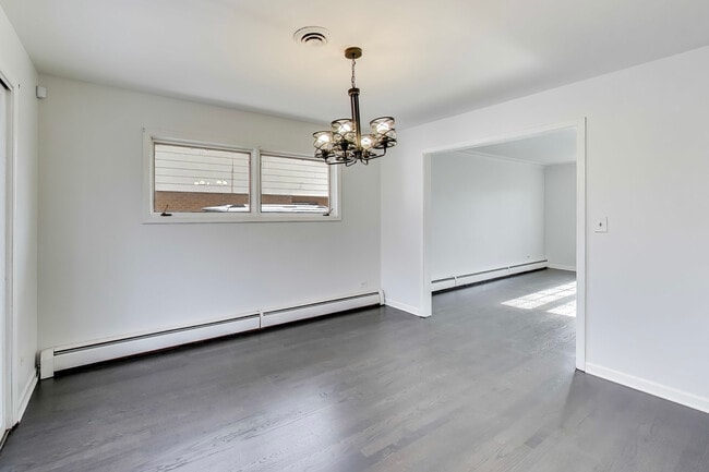 Building Photo - 1006 Devon Ave