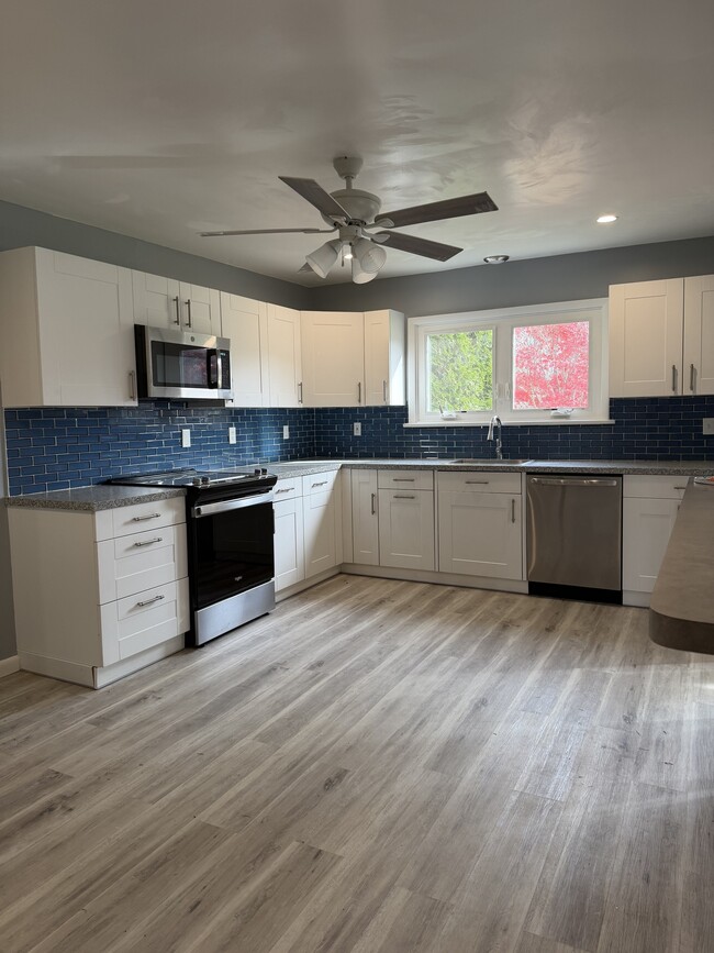 Building Photo - 432 Pepper St