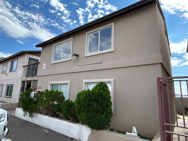 Building Photo - 2 Bedroom 1 Bath Phoenix treasure