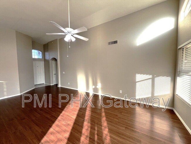 Building Photo - 1331 W Butler Dr