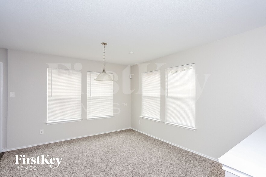 Building Photo - 3010 Dusty Oak Dr