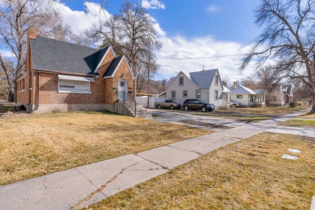 Building Photo - 654 N 100 E
