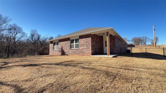 Building Photo - 17024 Buck Cir