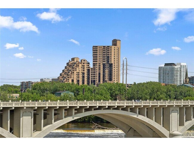 Building Photo - 20 NE 2nd St