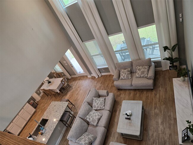 Building Photo - 15227 Deseo Dr
