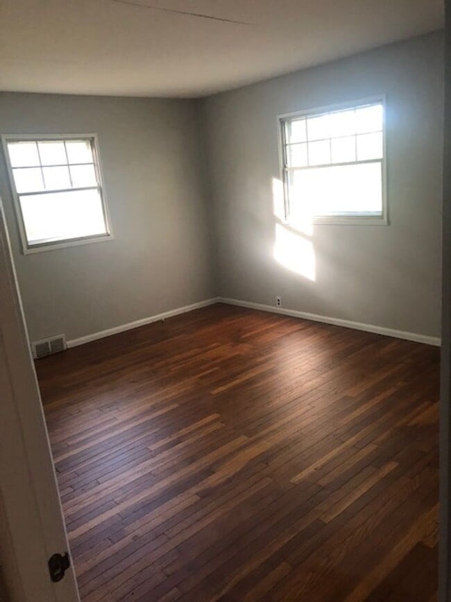 Building Photo - Newly renovated 2 Bedroom country home!