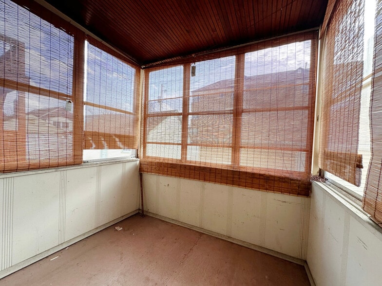 Building Photo - 5816 Mardel Ave