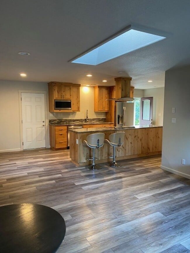 Building Photo - Nice Home in East Redding!