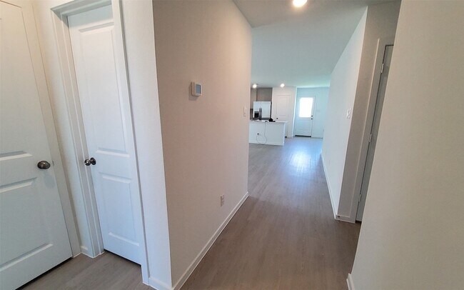 Building Photo - 26810 Scarlet Willow Dr