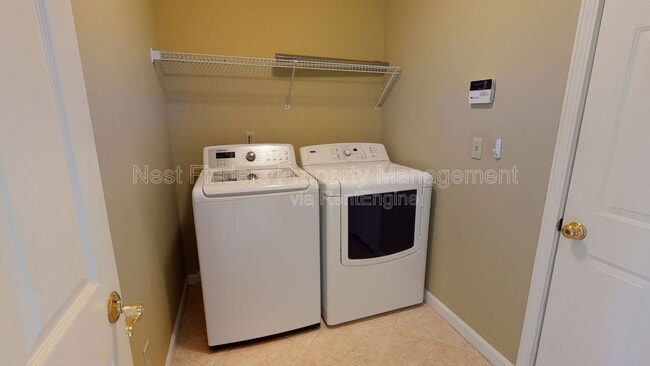 Building Photo - 11861 Lake Fern Dr