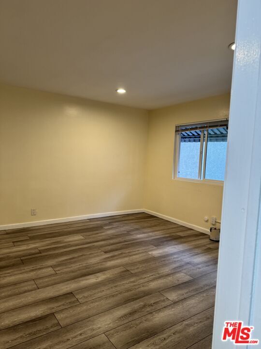 Building Photo - 543 Evergreen St