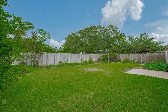 Building Photo - 2027 Briar Ridge Dr