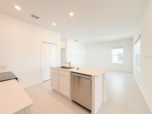 Building Photo - 1975 Stake Out Wy