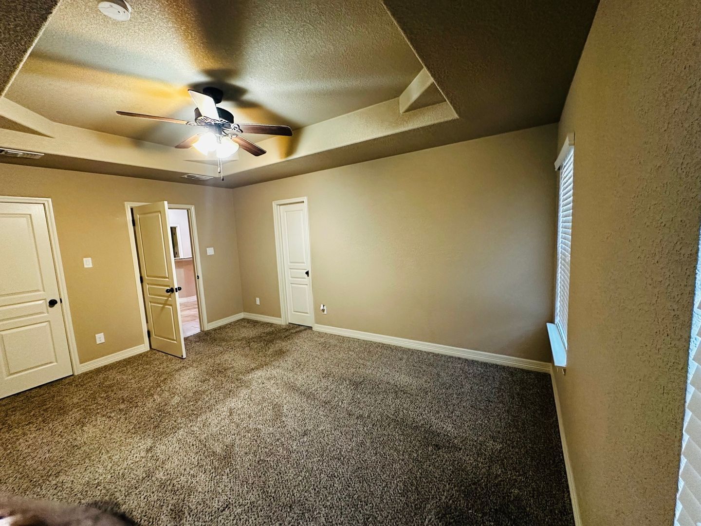 Building Photo - 1004 Chaucer Ln