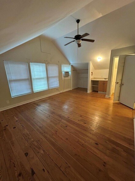 Building Photo - 431 S M St