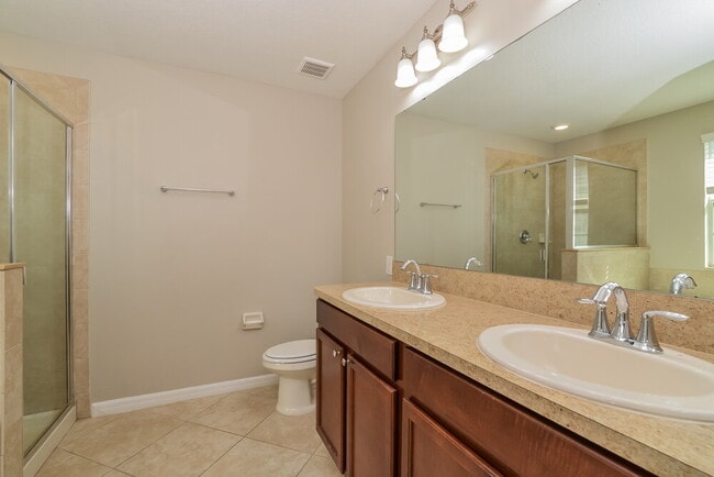 Building Photo - 6817 Sundrop St