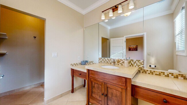 Building Photo - Experience true Wine Country Luxury living...