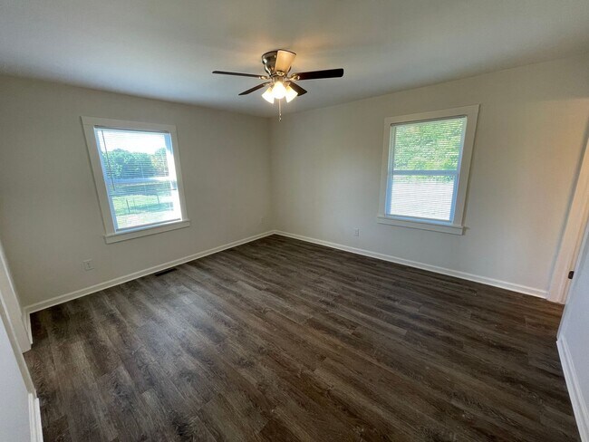 Building Photo - Completely remodeled 3/2 House- $2,150
