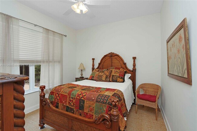 Building Photo - 3140 Fairways Dr