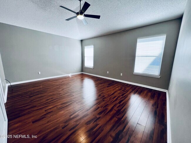 Building Photo - 1585 E Windy Willow Dr