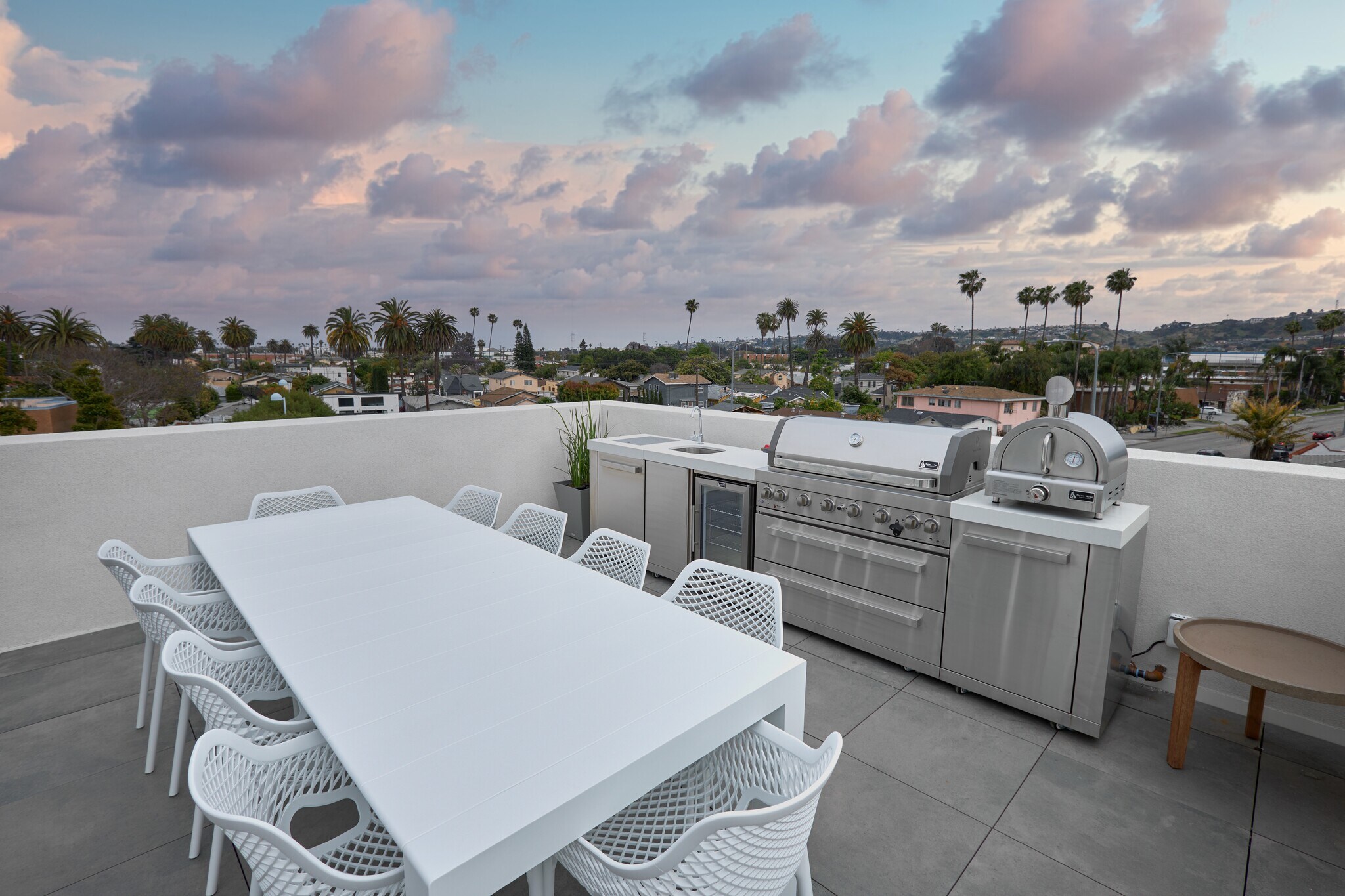 Building Photo - 2929 S La Brea Ave