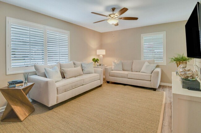 Building Photo - Fully Furnished Mid or Long Term Home on Whitemarsh Island!