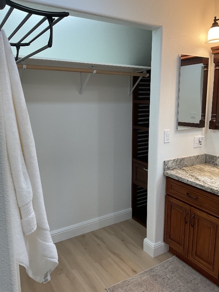 Building Photo - 6696 Mosquito Rd