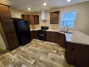 Building Photo - 9 Hummingbird Dr