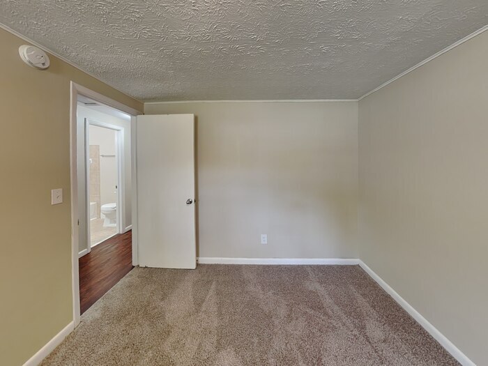 Building Photo - 6158 Verdes Rd