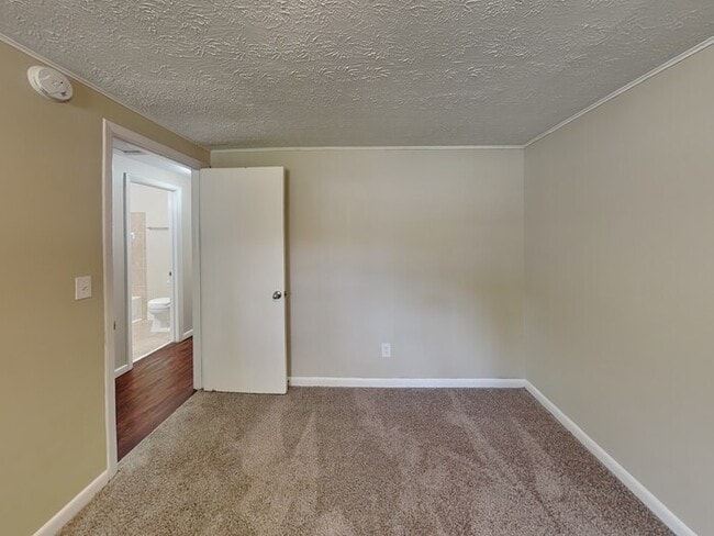 Building Photo - 6158 Verdes Rd