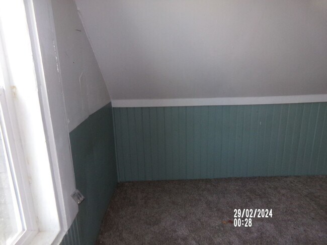 Building Photo - 4bd 1ba Home