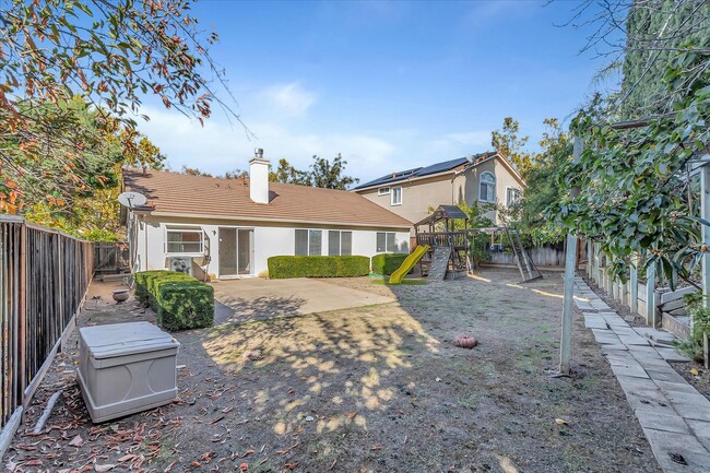 Building Photo - Bright 3 Bedroom Home with High Ceilings in Desirable San Jose Neighborhood