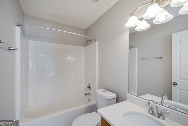 Building Photo - 5862 Amerson Ln