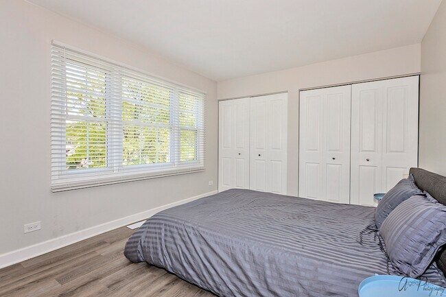Building Photo - 1229 Thorndale Ln