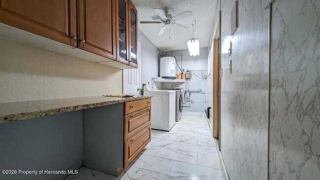 Building Photo - 122 Galiano Ct