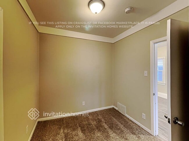 Building Photo - 7611 W Fullerton Ave