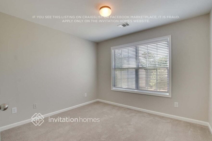 Building Photo - 103 Hollyhock Ln