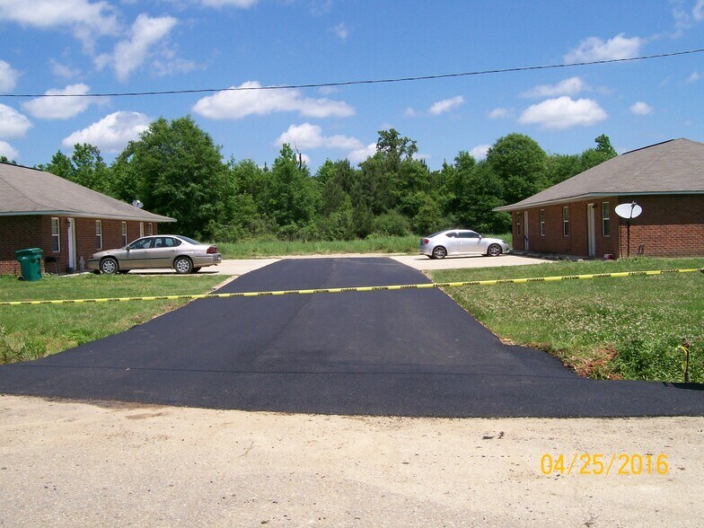 Building Photo - 44611 Crisp Rd