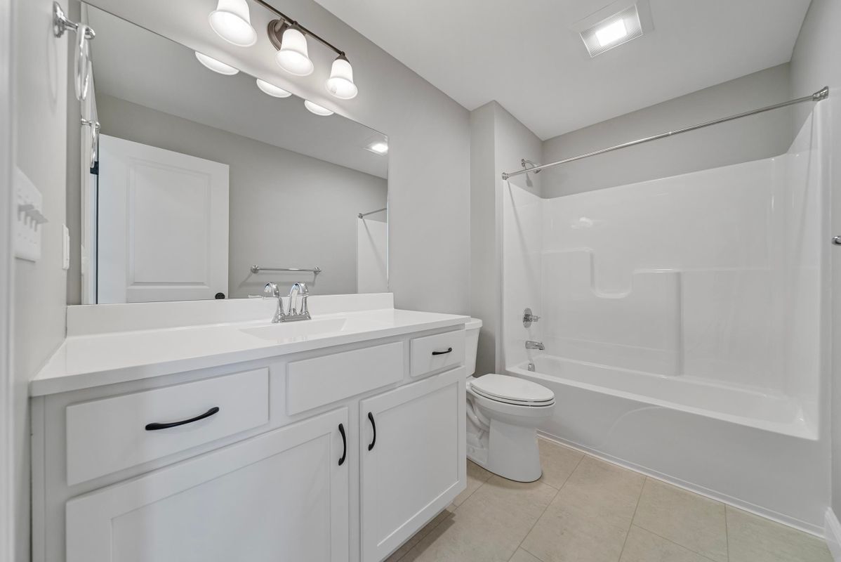 Building Photo - 142 S Main, B