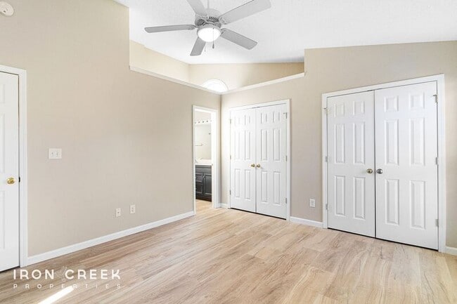 Building Photo - 89 Running Briar Rd