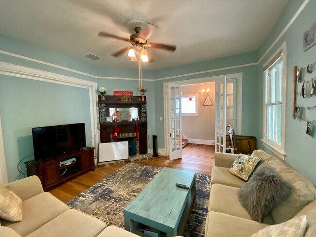 Building Photo - 79 Smith St