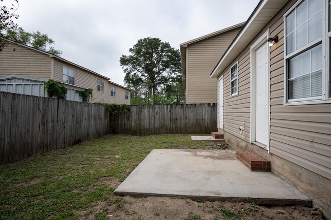 Building Photo - 1538 Woodard St