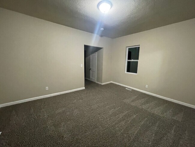 Building Photo - One Bedroom One Stall Detached Garage