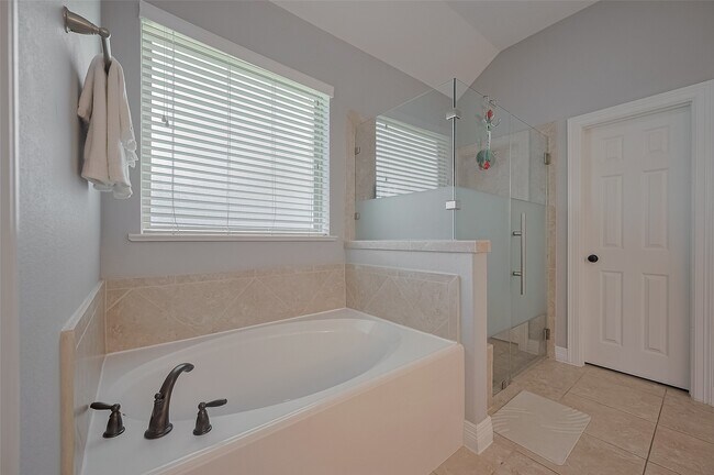 Building Photo - 4227 Lodge Ranch Ct