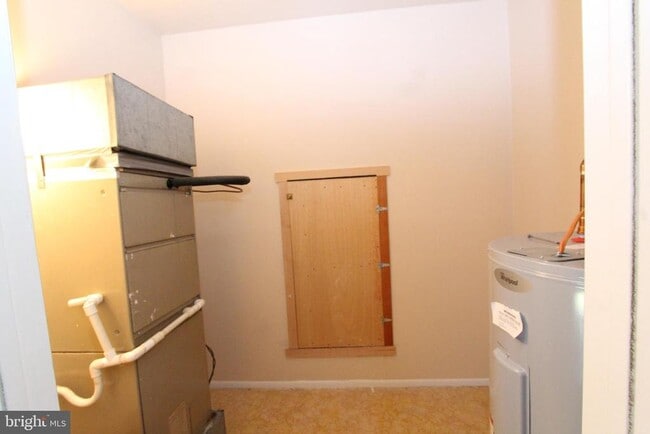 Building Photo - 2202 Aspen Dr
